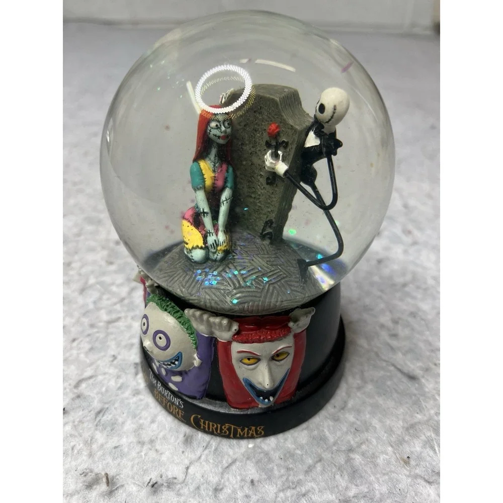 DISNEY NIGHTMARE BEFORE CHRISTMAS SNOWGLOBE BY WESTLAND 25205 JACK SKELLINGTON‎